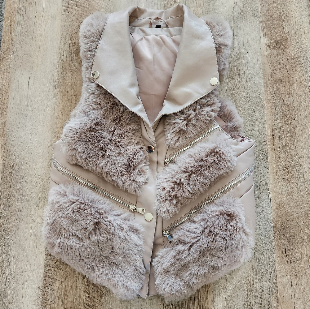 Womens's Dusty Pink Vest Size M